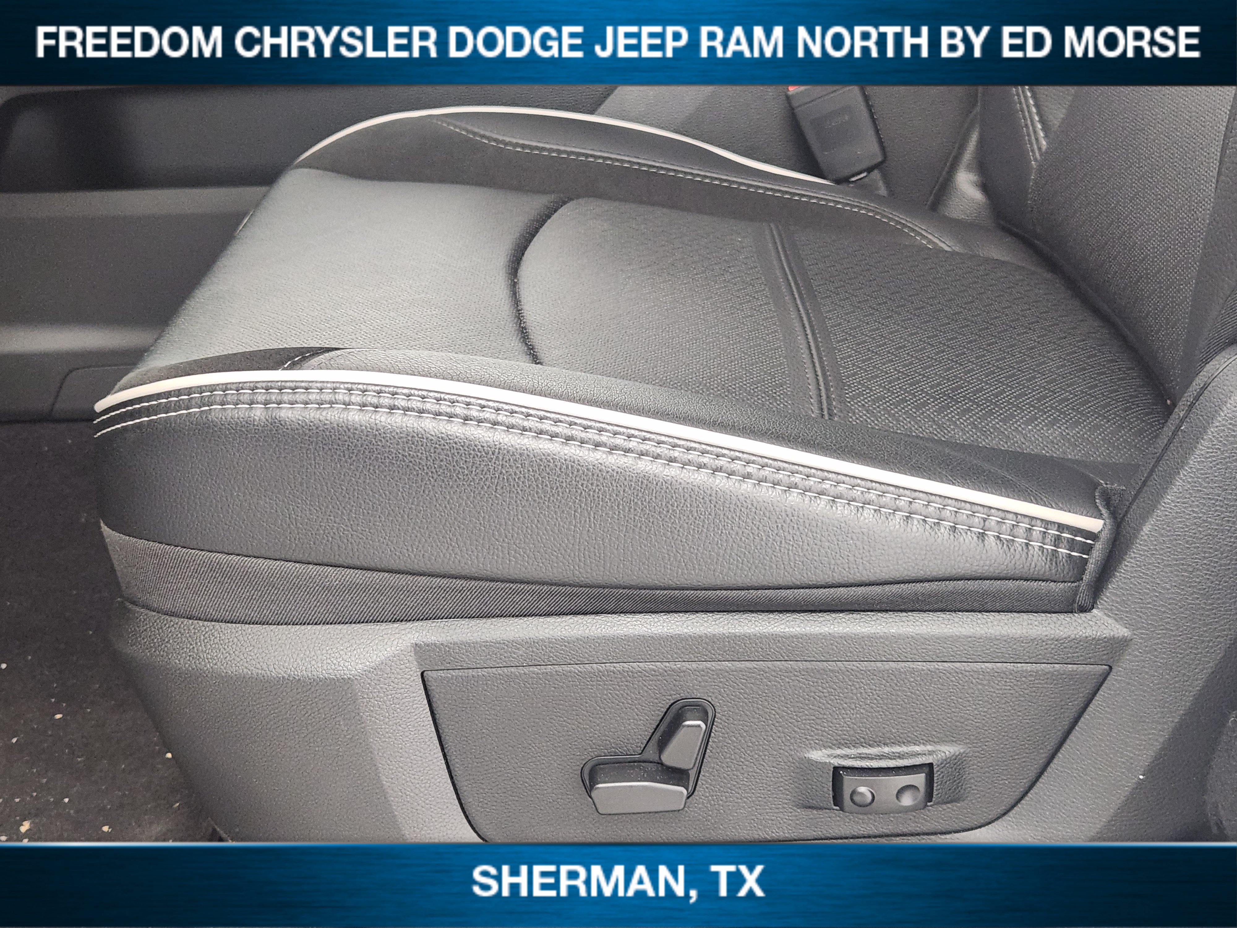 Used 2025 RAM 2500 Laramie AWD/4WD image 32