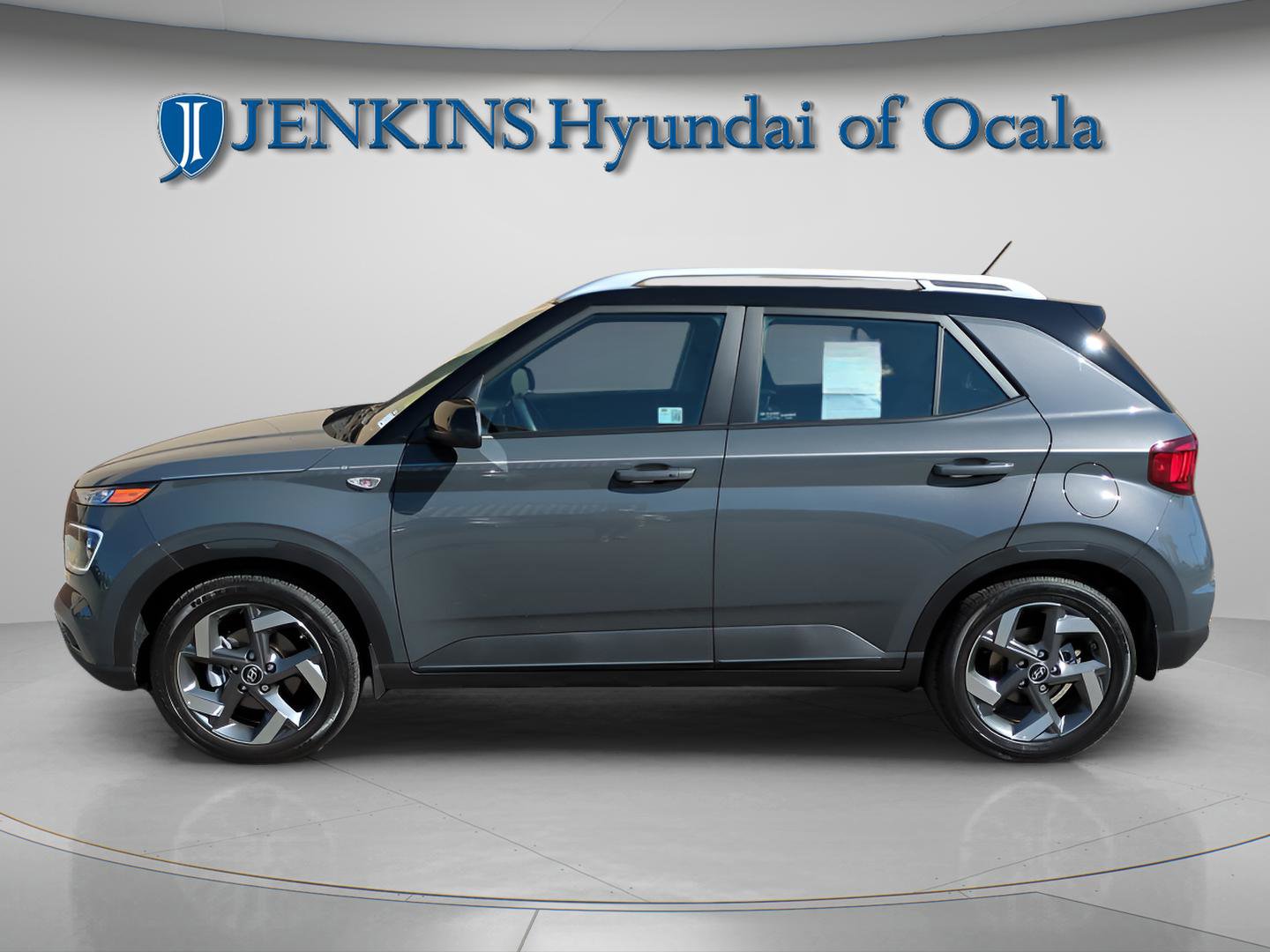 Certified 2024 Hyundai Venue Limited image 11