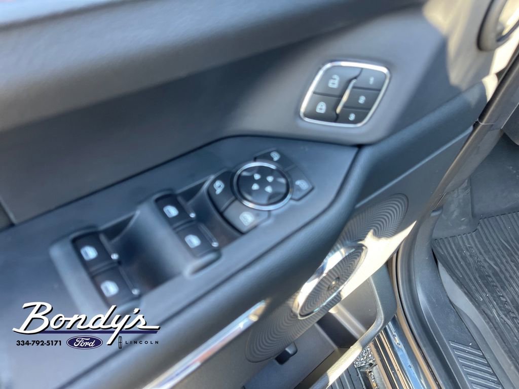 Used 2022 Ford Expedition Limited image 8