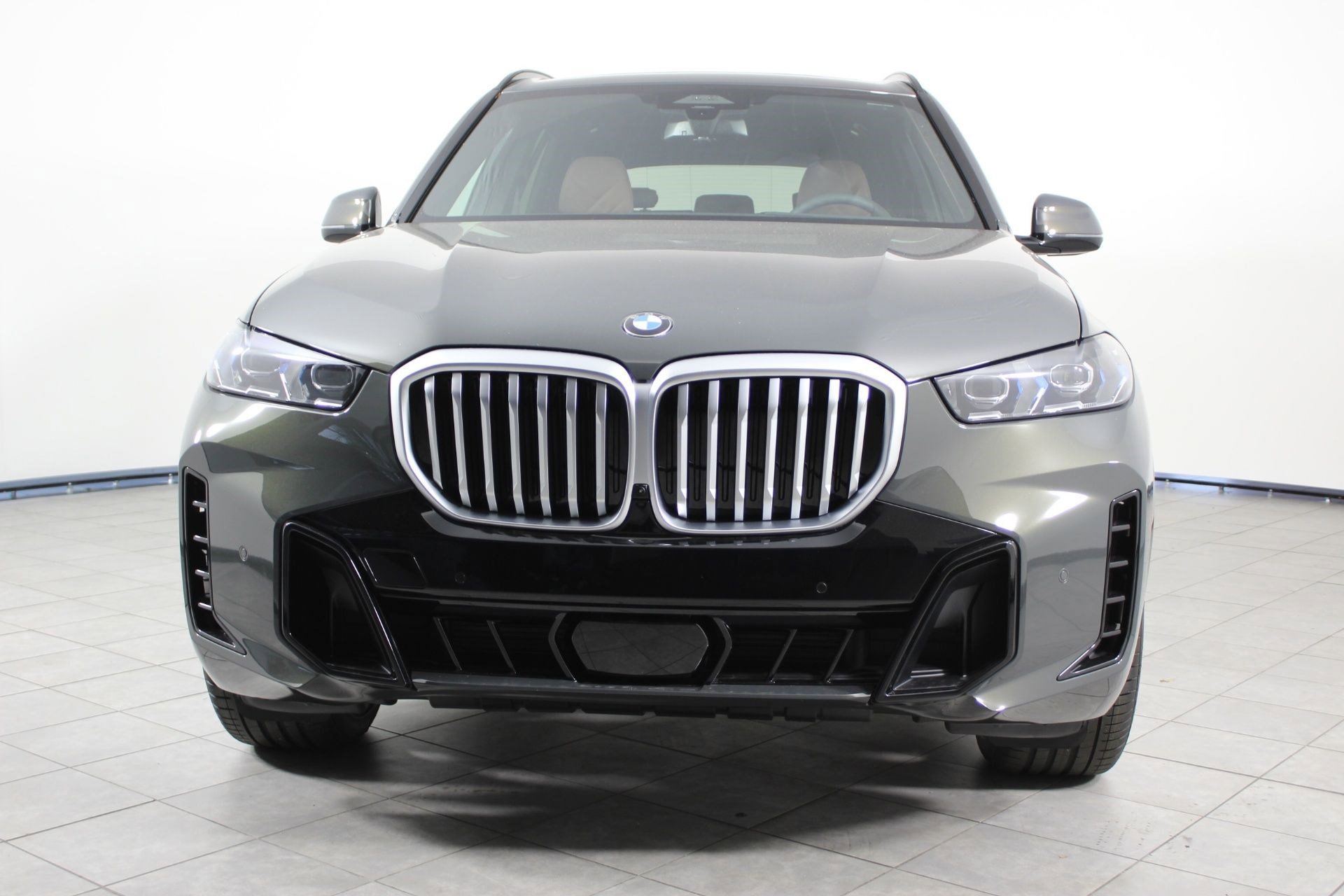 New 2026 BMW X5 xDrive40i w/ M Sport Package AWD/4WD image 6