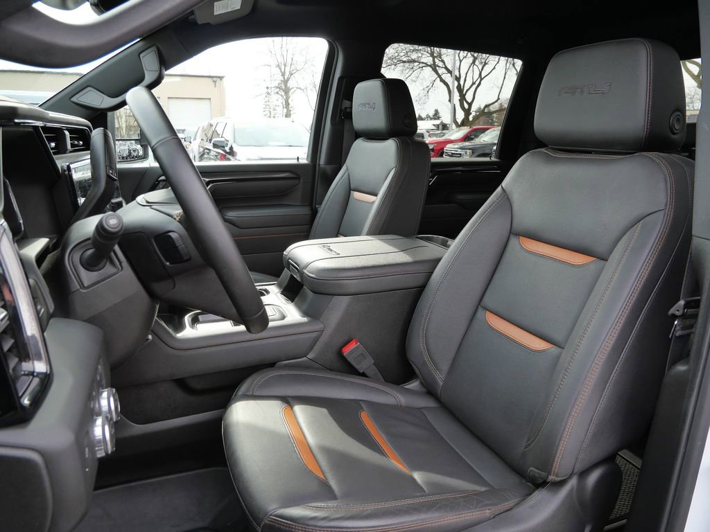 Used 2025 GMC Sierra 2500 AT4 image 30