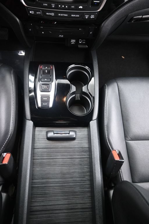 Certified 2022 Honda Pilot Touring image 19