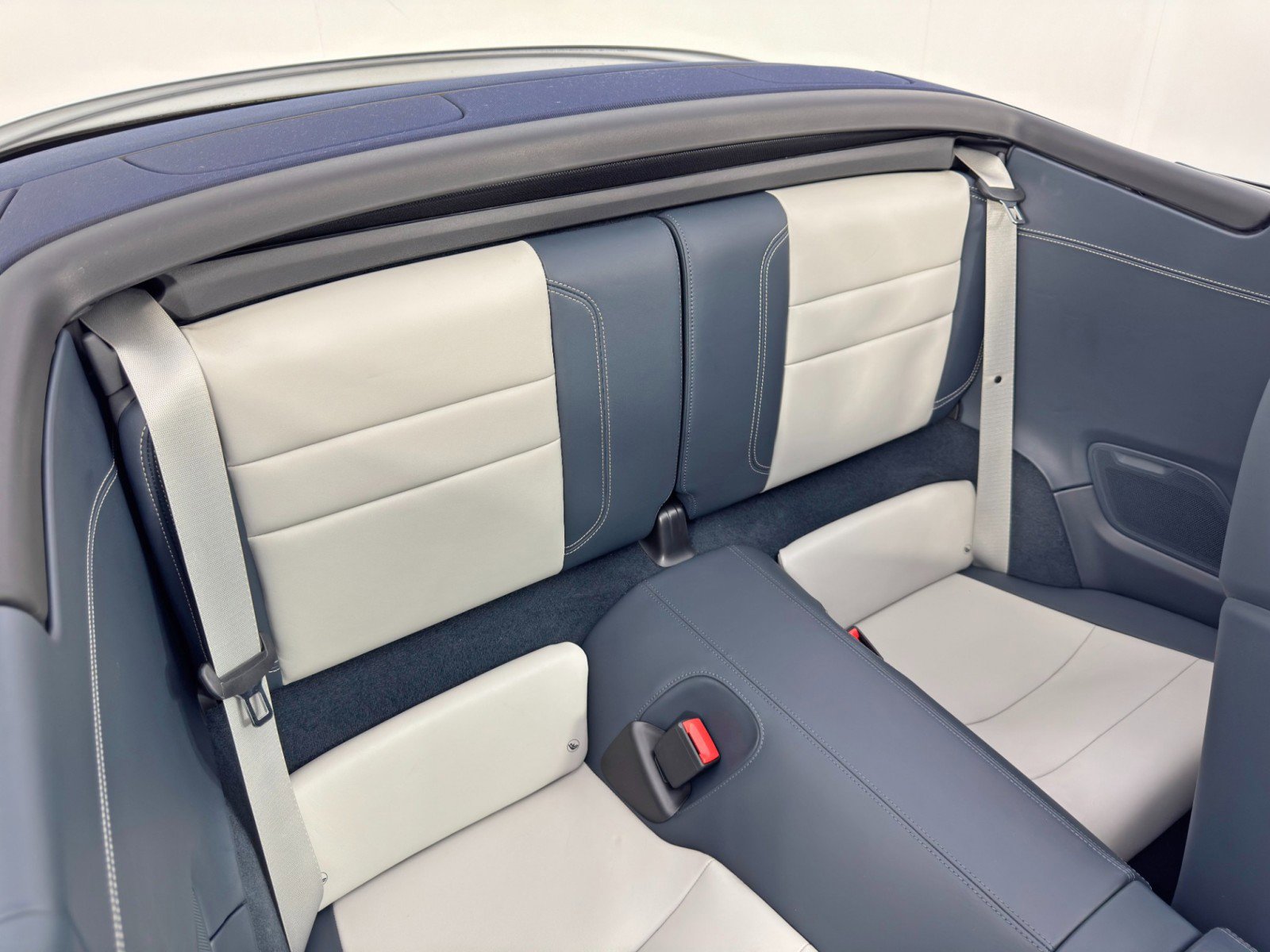 Used 2022 Porsche 911 Carrera image 36