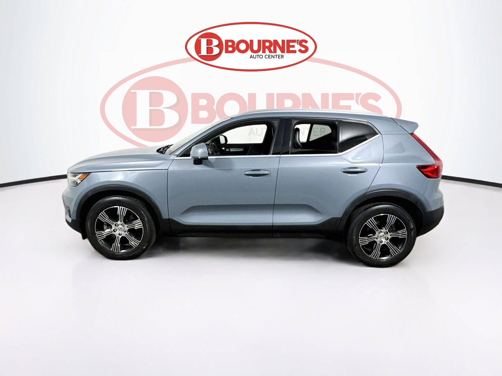 Used 2021 Volvo XC40 T5 Inscription w/ Protection Package Premier AWD/4WD image 8