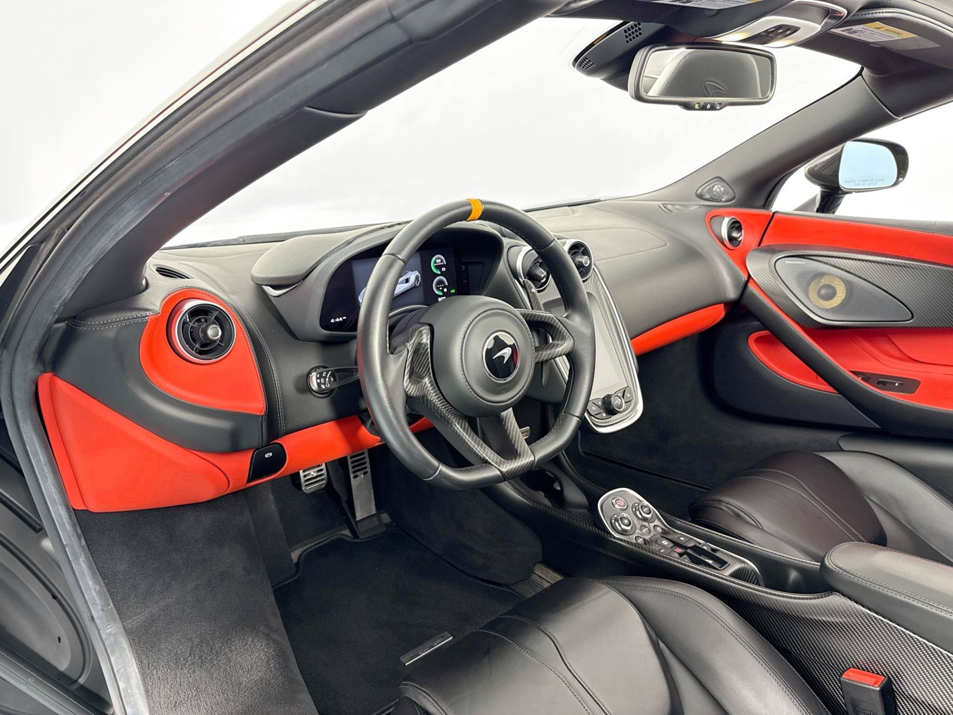 Used 2020 McLaren 600LT Spider RWD image 9