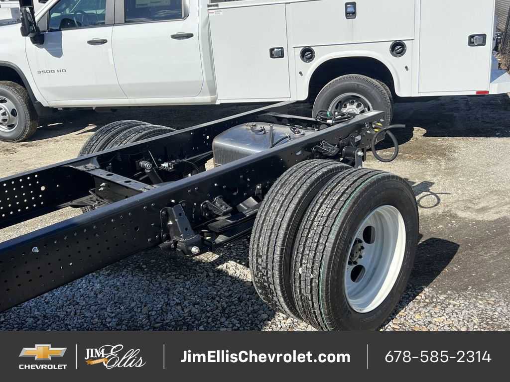 New 2025 Chevrolet Low Cab Forward 5500XD image 9