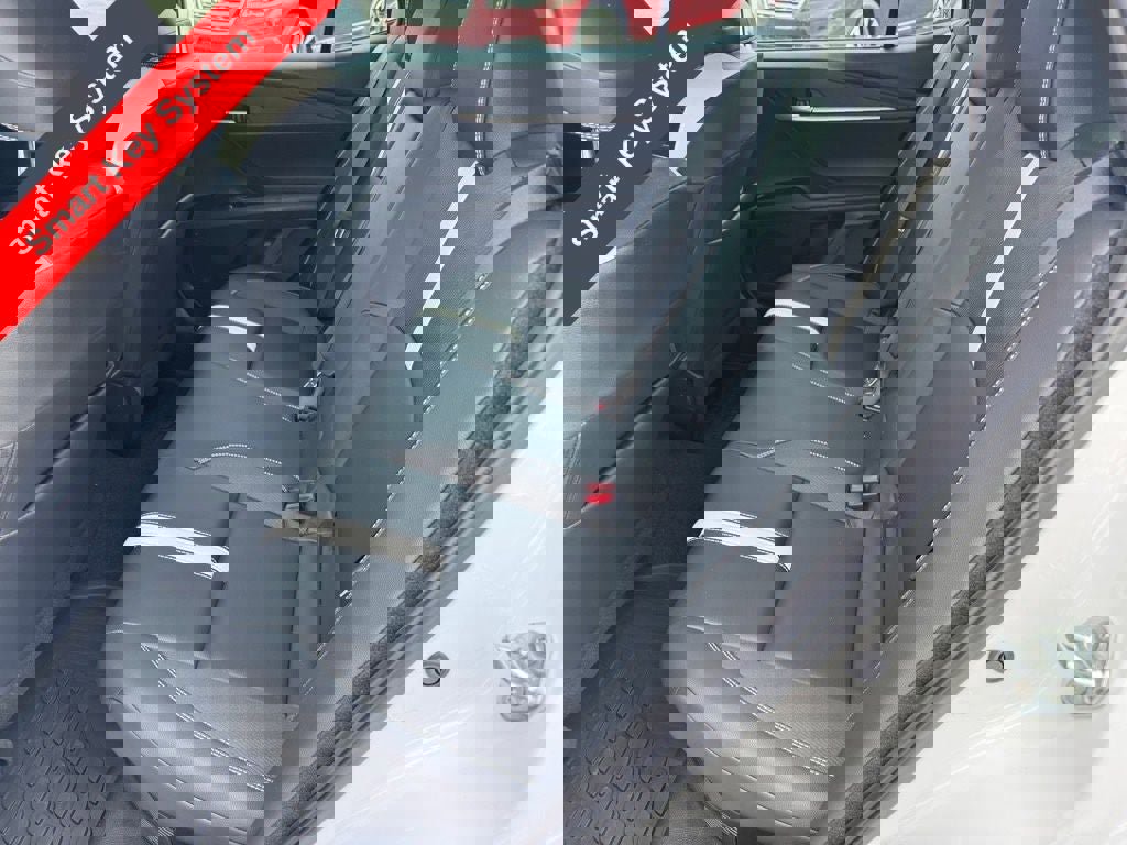 Used 2025 Toyota Camry SE w/ Convenience Package image 11