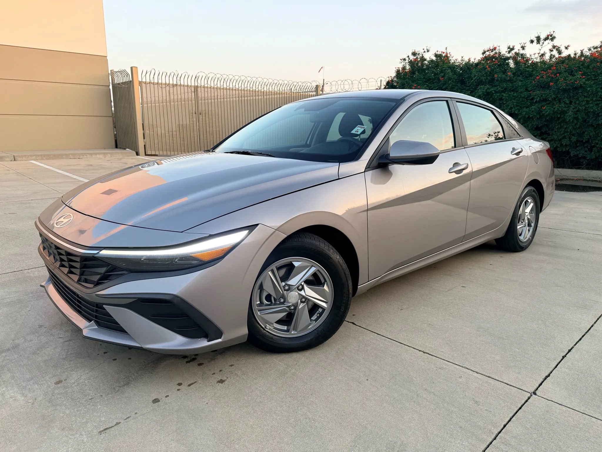 Used 2024 Hyundai Elantra SE