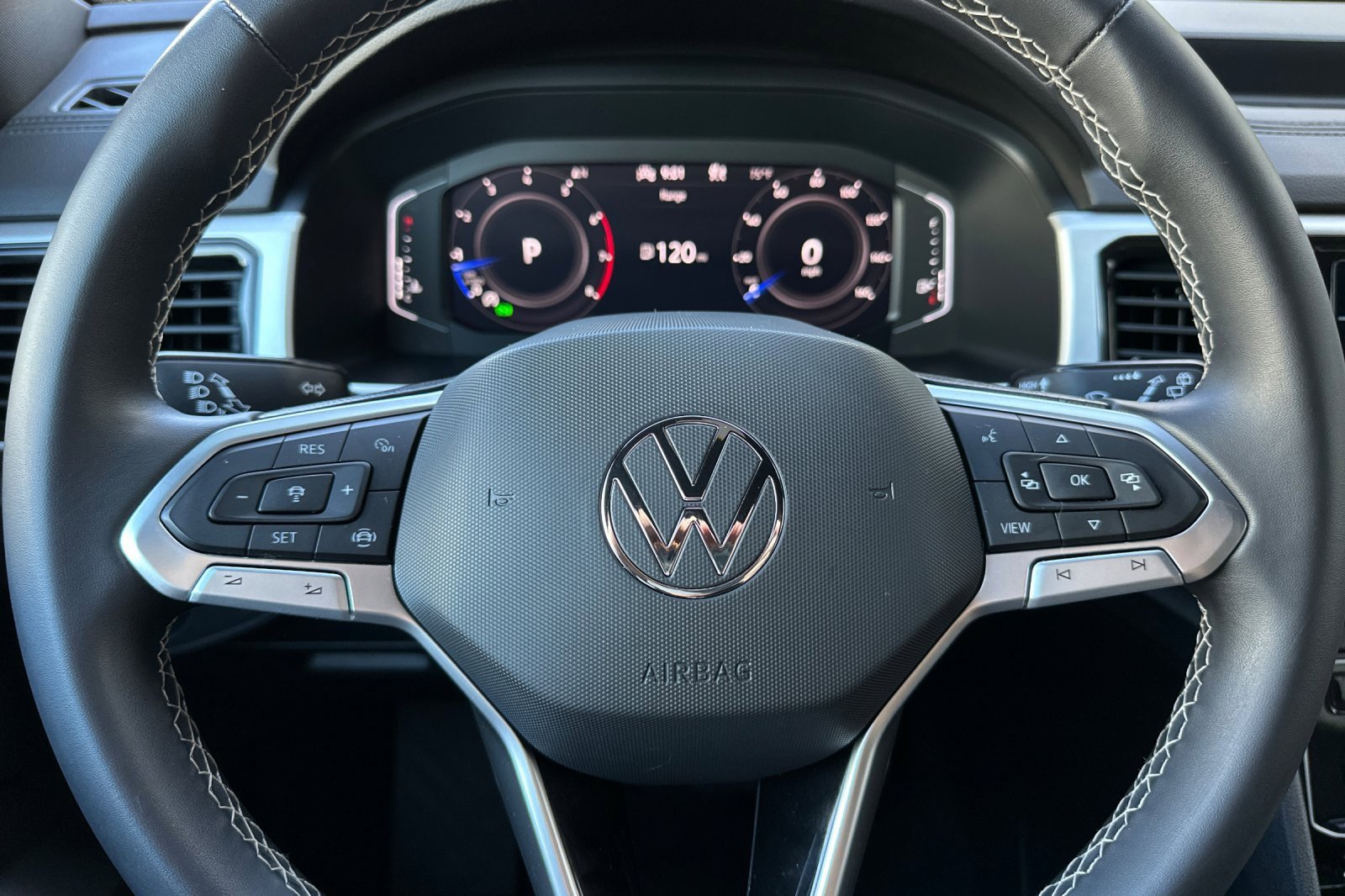 Used 2022 Volkswagen Atlas Cross Sport SE image 23