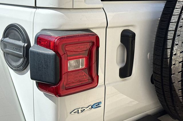 Used 2023 Jeep Wrangler Unlimited Sahara w/ Cold Weather Group image 14