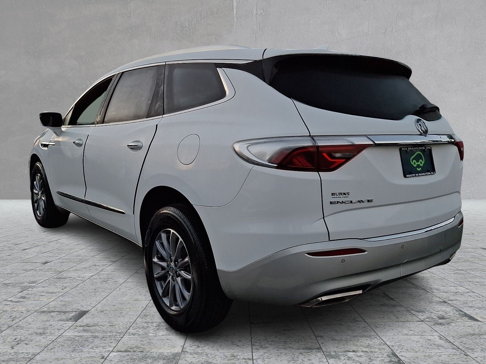Used 2024 Buick Enclave Essence FWD image 6