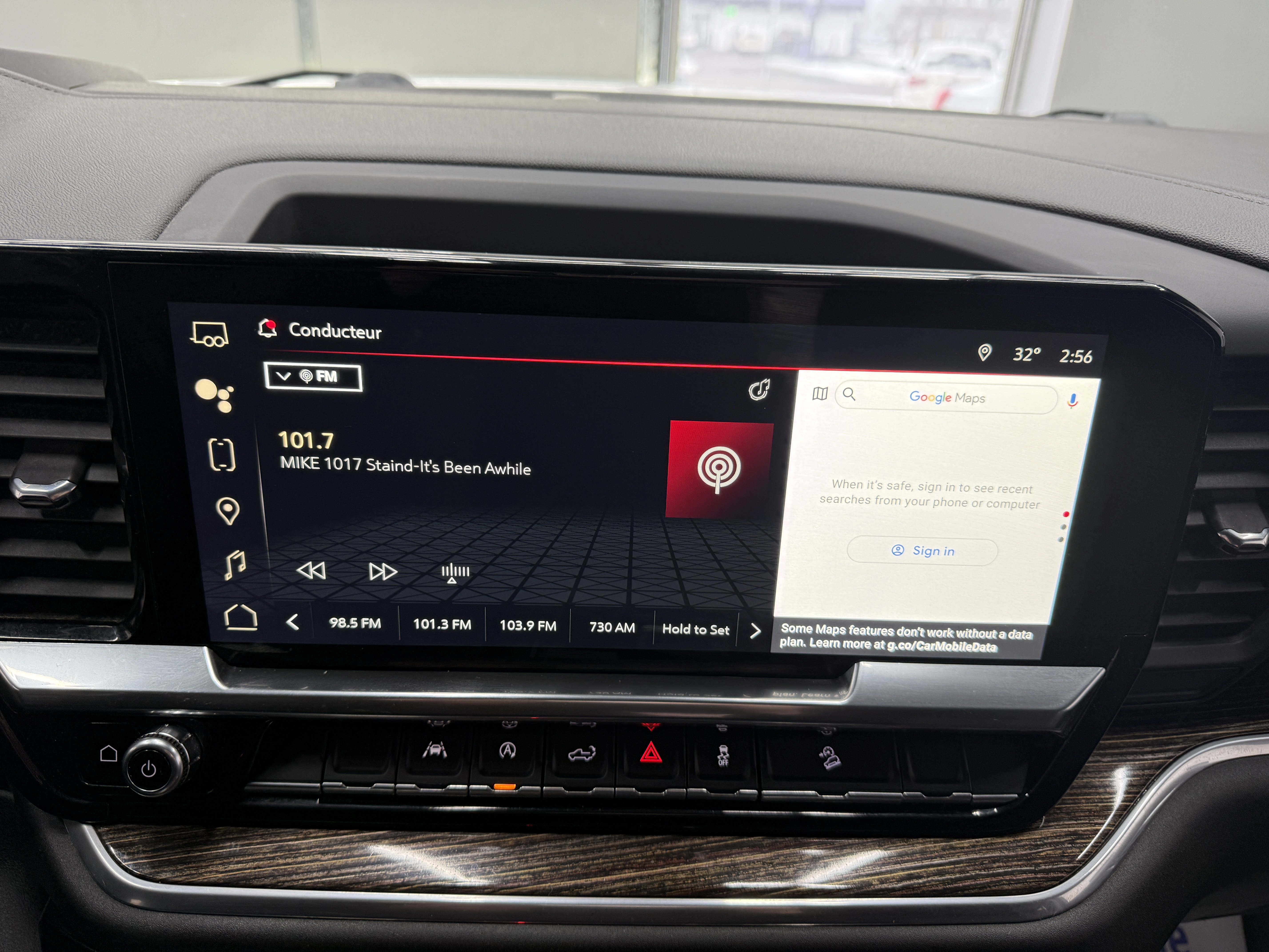 Used 2022 GMC Sierra 1500 Elevation w/ Preferred Package image 17