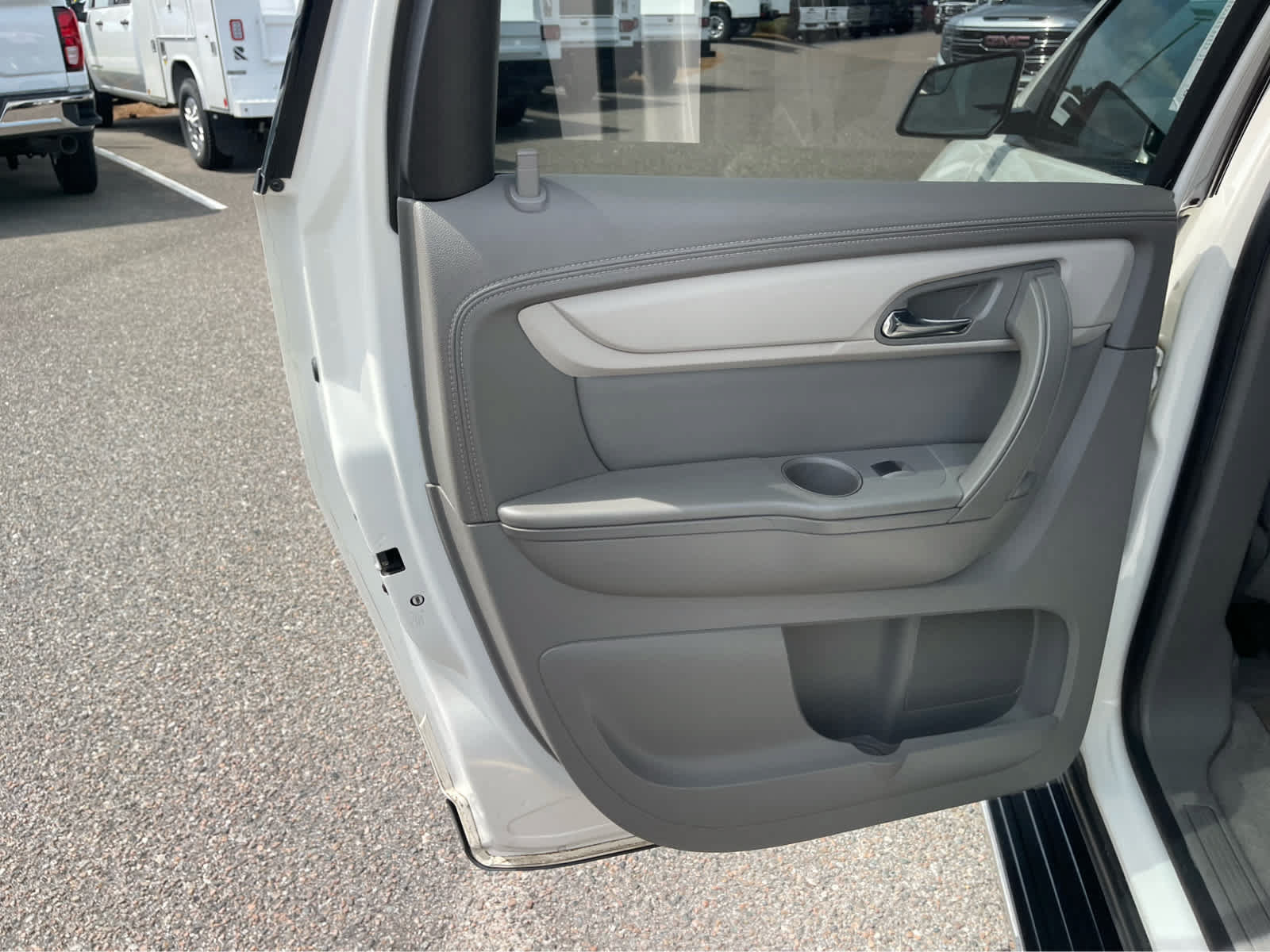 Used 2014 Chevrolet Traverse LS FWD image 19