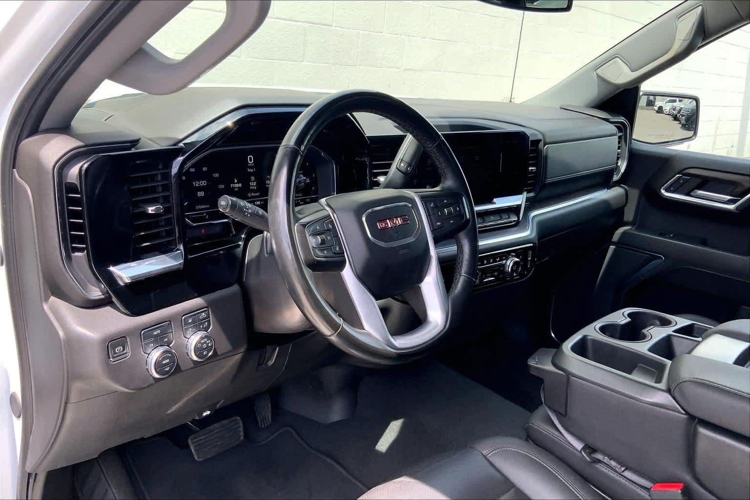 Used 2024 GMC Sierra 1500 SLT AWD/4WD image 2