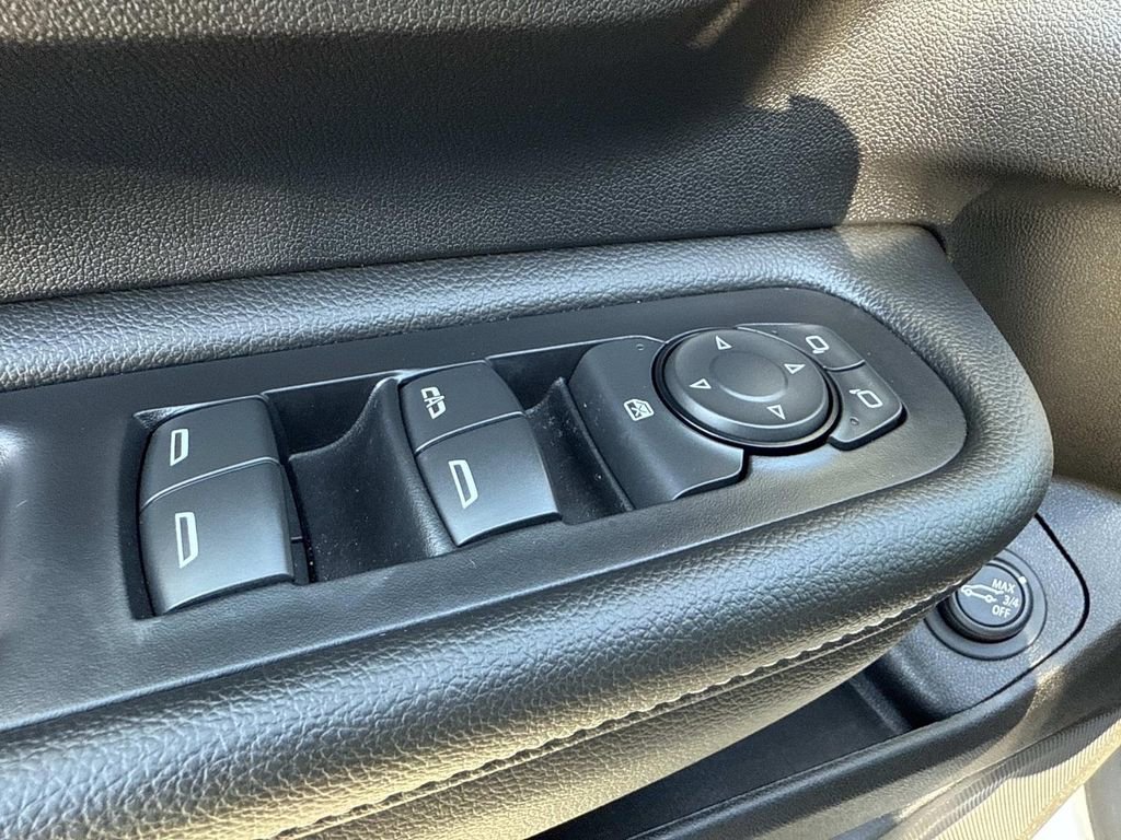 Used 2024 GMC Terrain SLT image 22