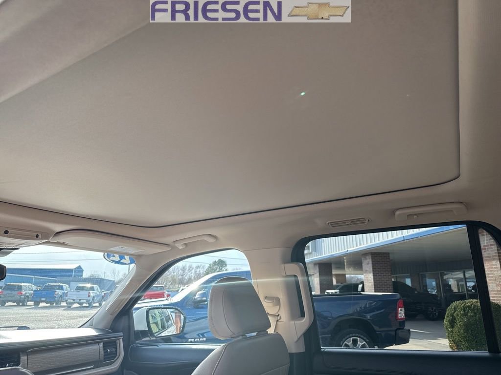 Used 2022 Ford Expedition Max Limited image 32