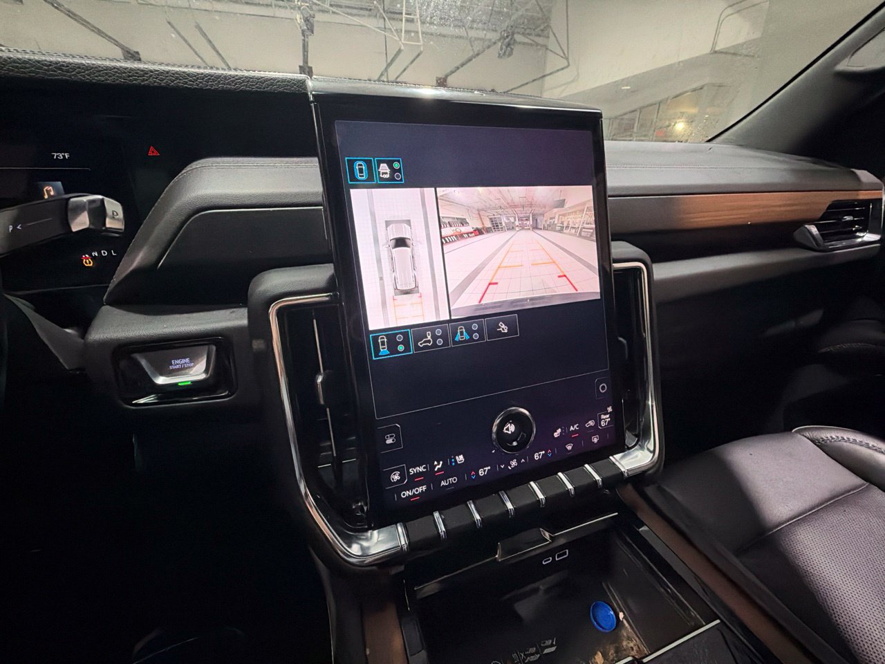 Used 2025 GMC Yukon Denali RWD image 12