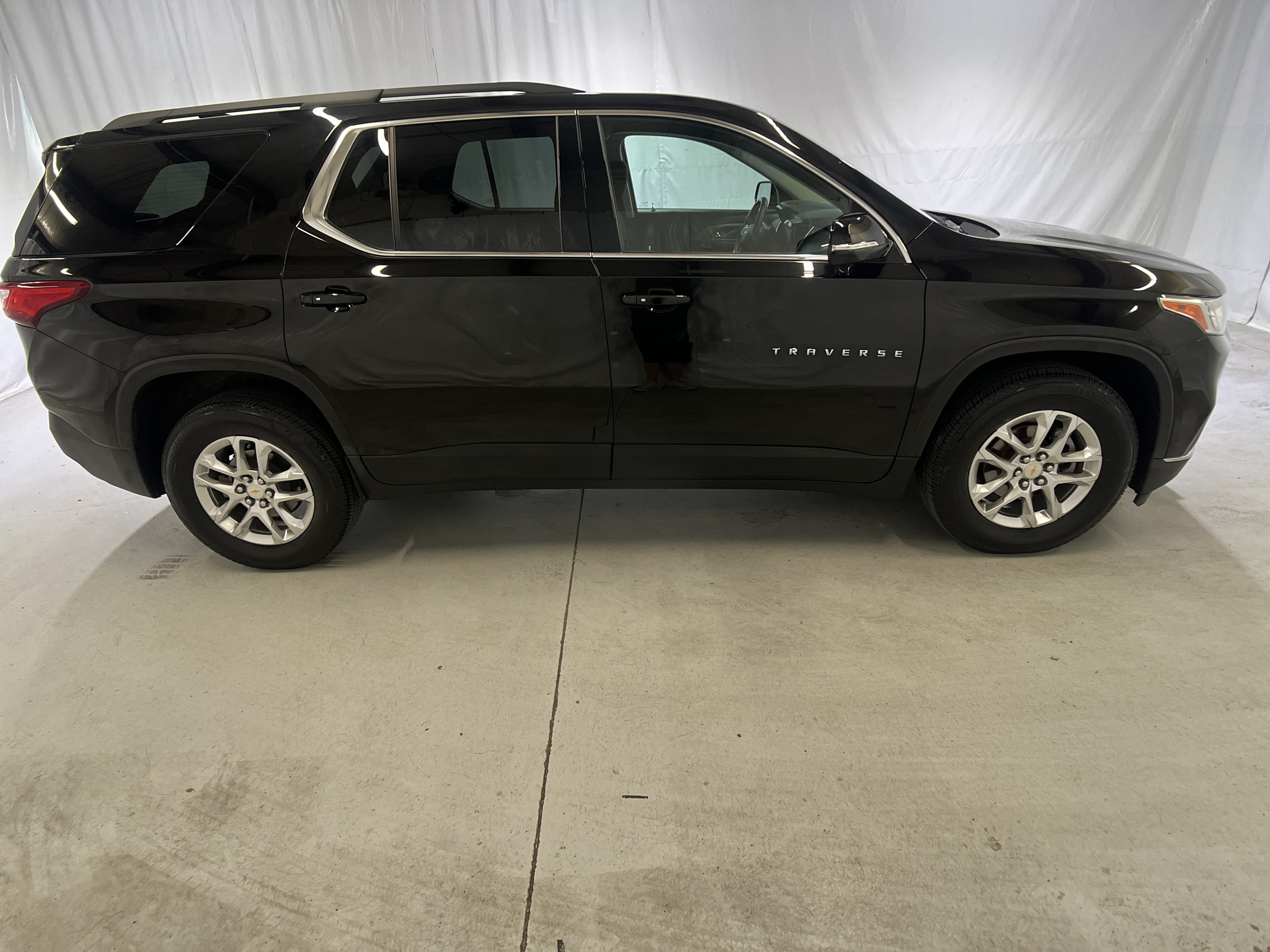 Used 2019 Chevrolet Traverse LT w/ LPO, Floor Liner Package AWD/4WD image 12
