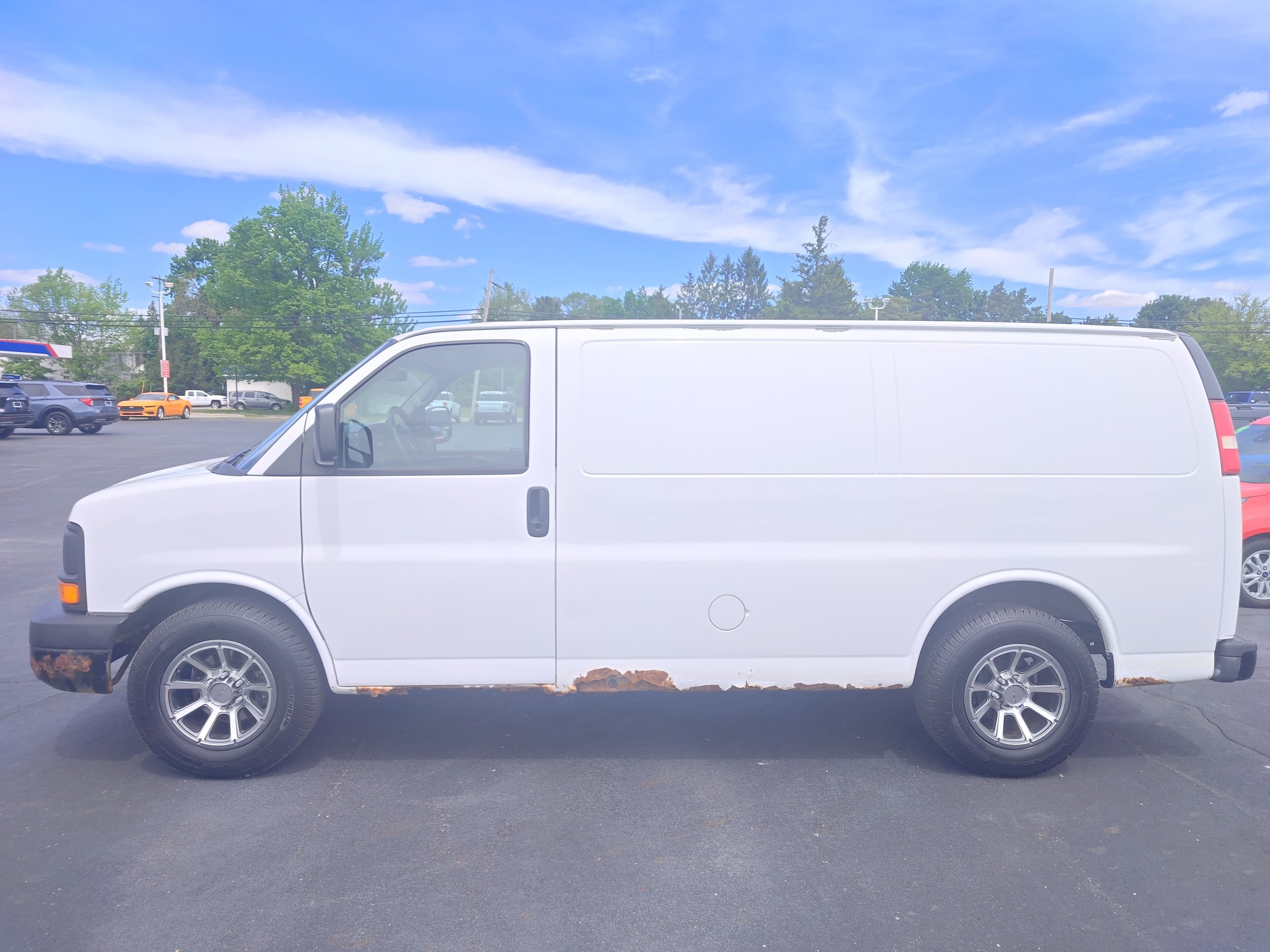 Used 2012 Chevrolet Express 1500 AWD image 1