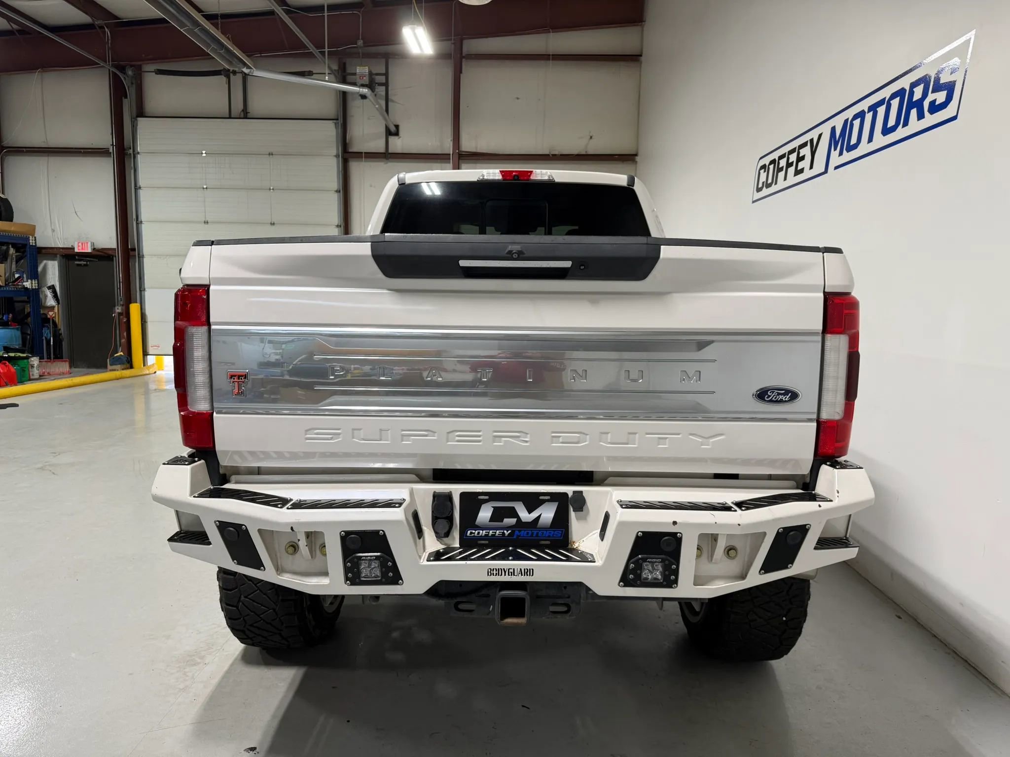 Used 2017 Ford F250 Platinum w/ Platinum Ultimate Package AWD/4WD image 5