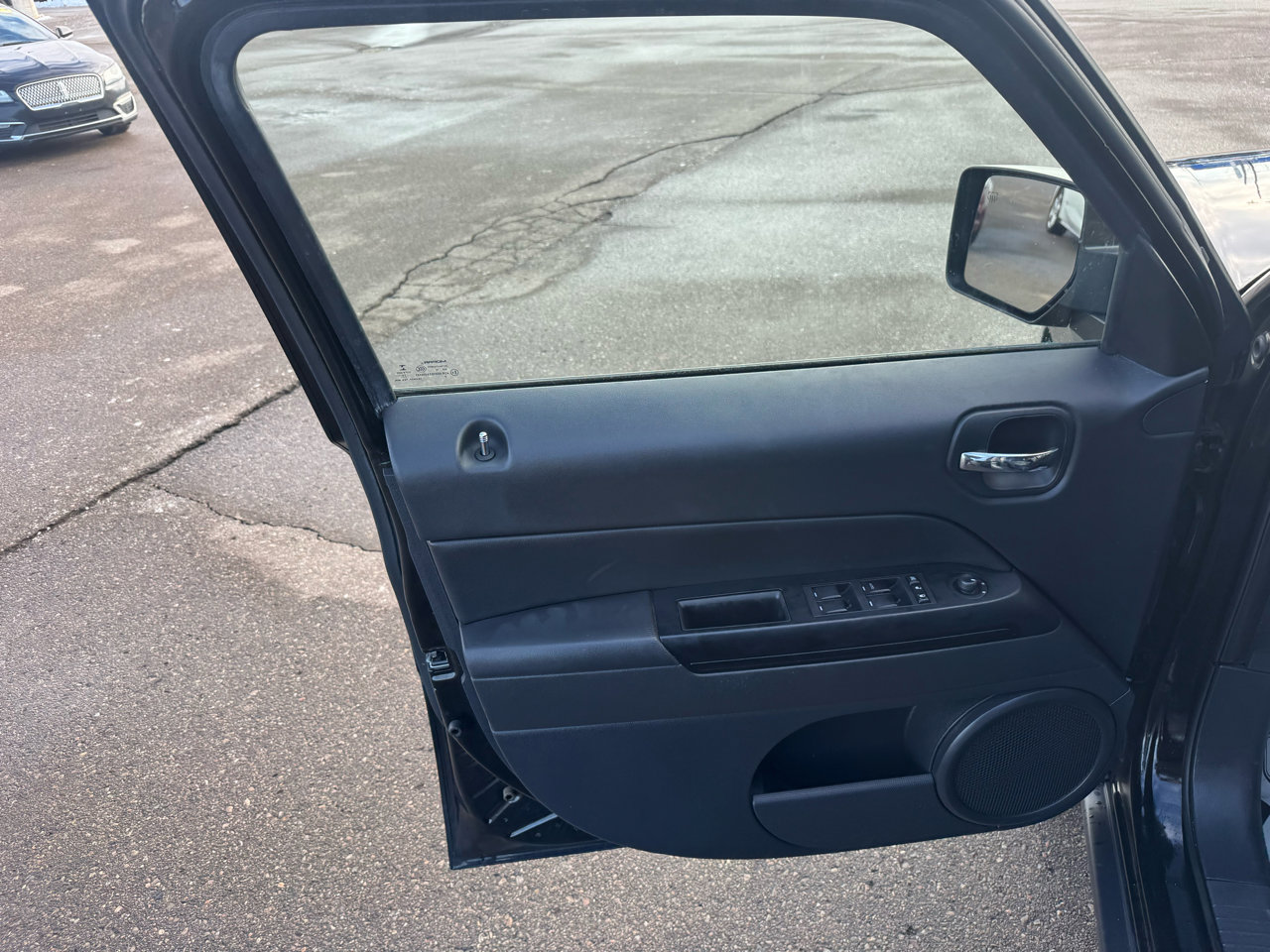 Used 2017 Jeep Patriot High Altitude image 15