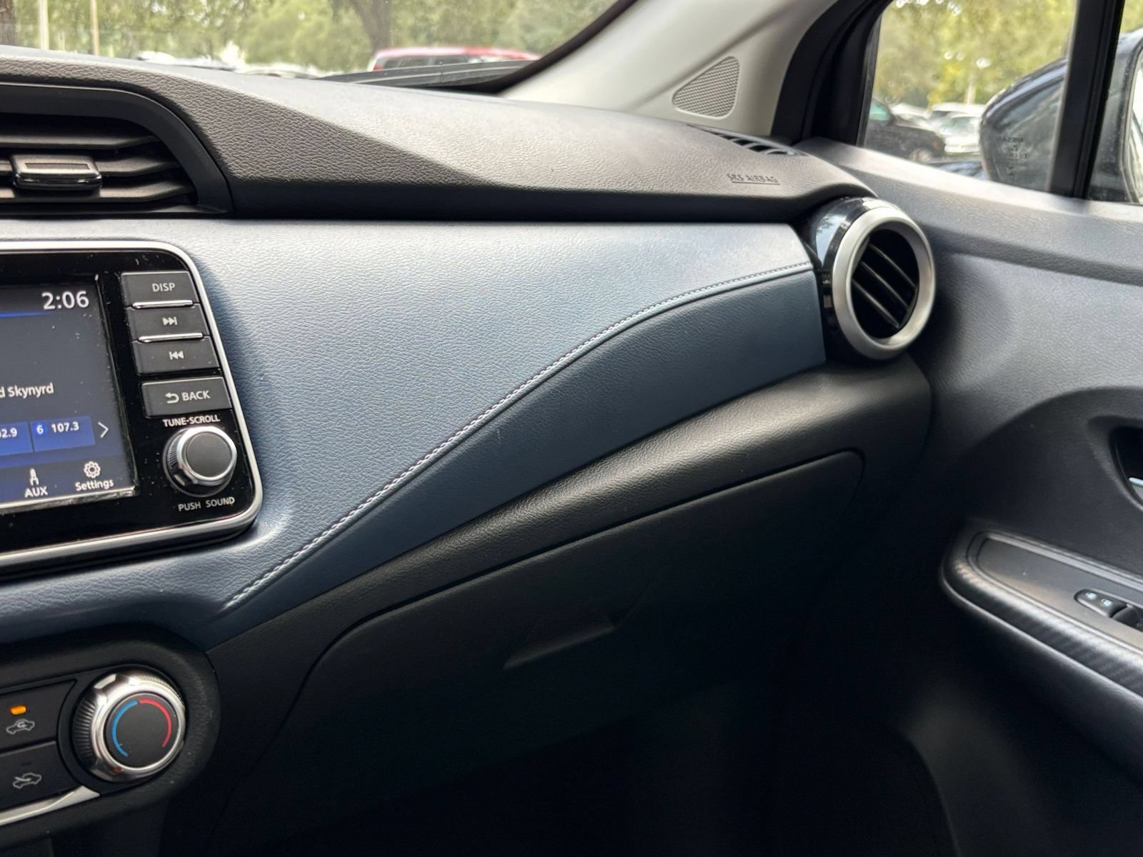 Used 2025 Nissan Versa SV FWD image 32