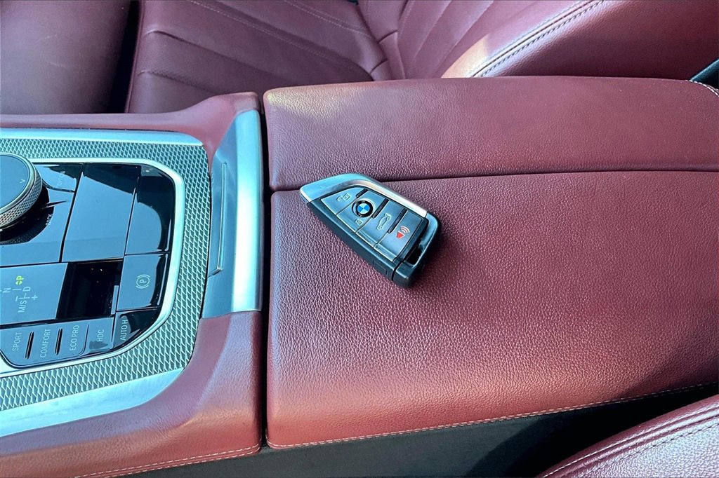 Used 2022 BMW X6 xDrive40i w/ M Sport Package image 10