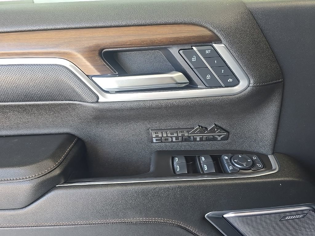 Used 2025 Chevrolet Silverado 1500 High Country AWD/4WD image 14