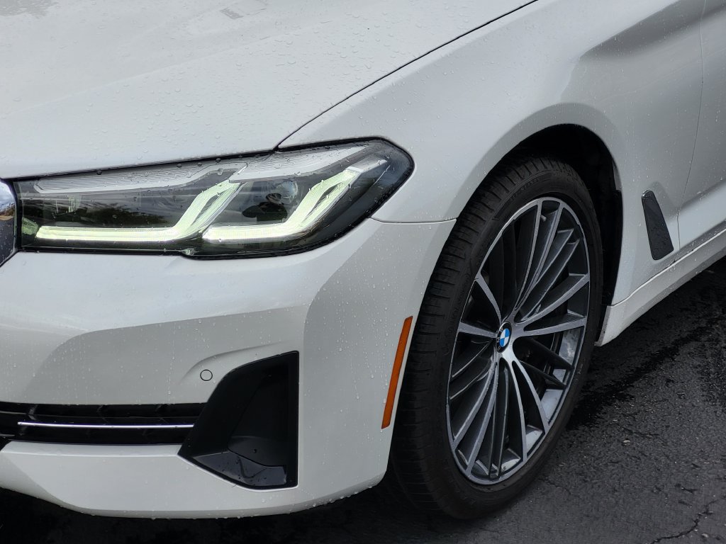 Used 2023 BMW 530i xDrive w/ Executive Package AWD/4WD image 4