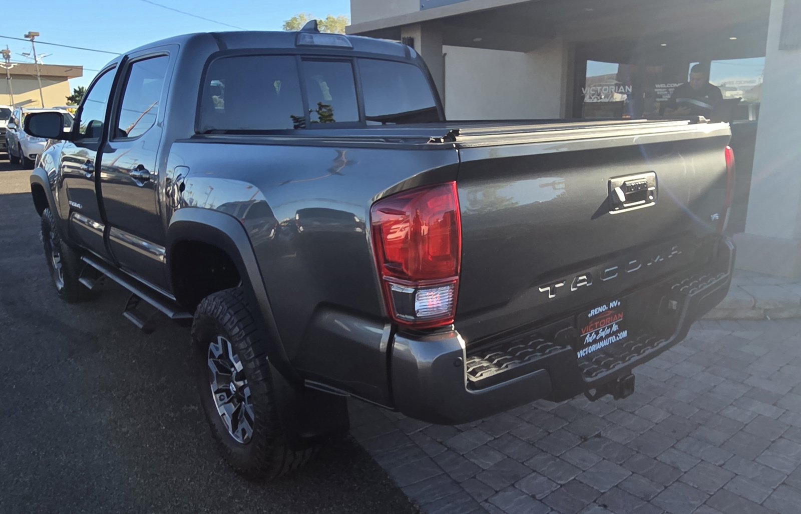 Used 2016 Toyota Tacoma TRD Off-Road AWD/4WD image 7