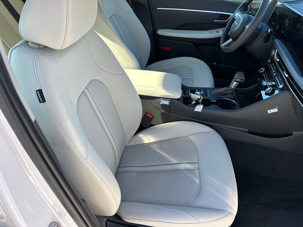 New 2025 Hyundai Sonata SE FWD image 14