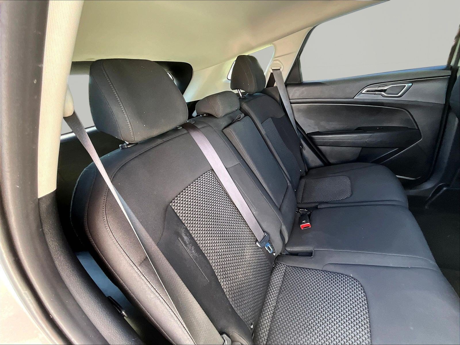 Used 2023 Kia Sportage LX AWD/4WD image 25