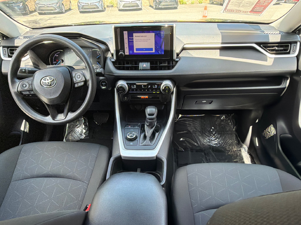 Used 2025 Toyota RAV4 XLE AWD/4WD image 15