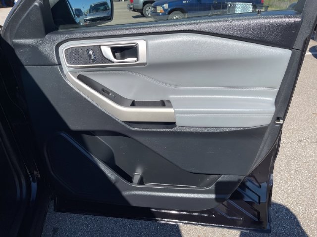 Used 2021 Ford Explorer XLT w/ Equipment Group 202A AWD/4WD image 40