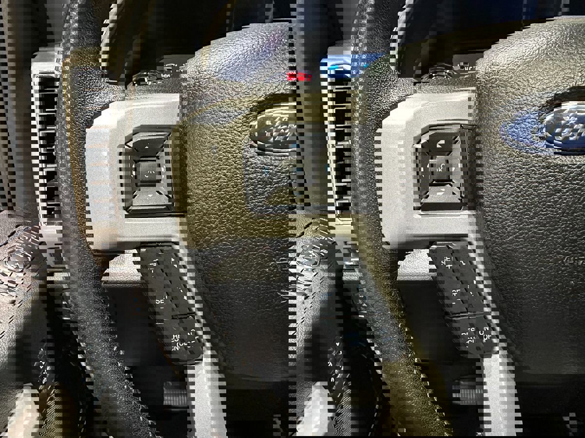 Used 2021 Ford F350 Lariat image 28