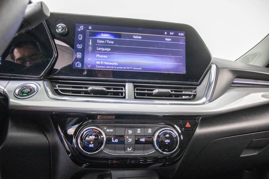 Used 2025 Chevrolet Trax LT image 25