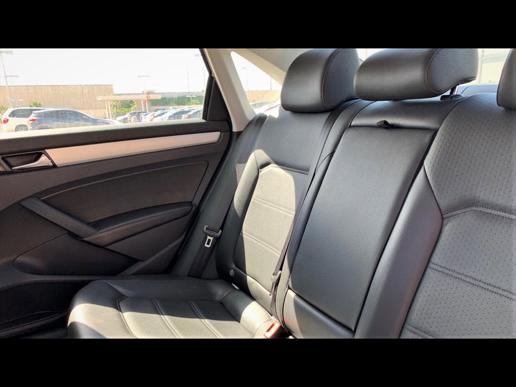 Used 2013 Volkswagen Passat 2.5 SE FWD image 11