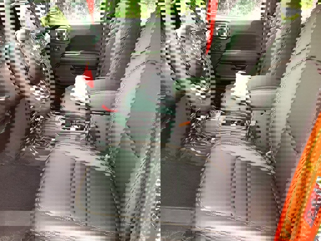 New 2025 Jeep Gladiator Sport image 12