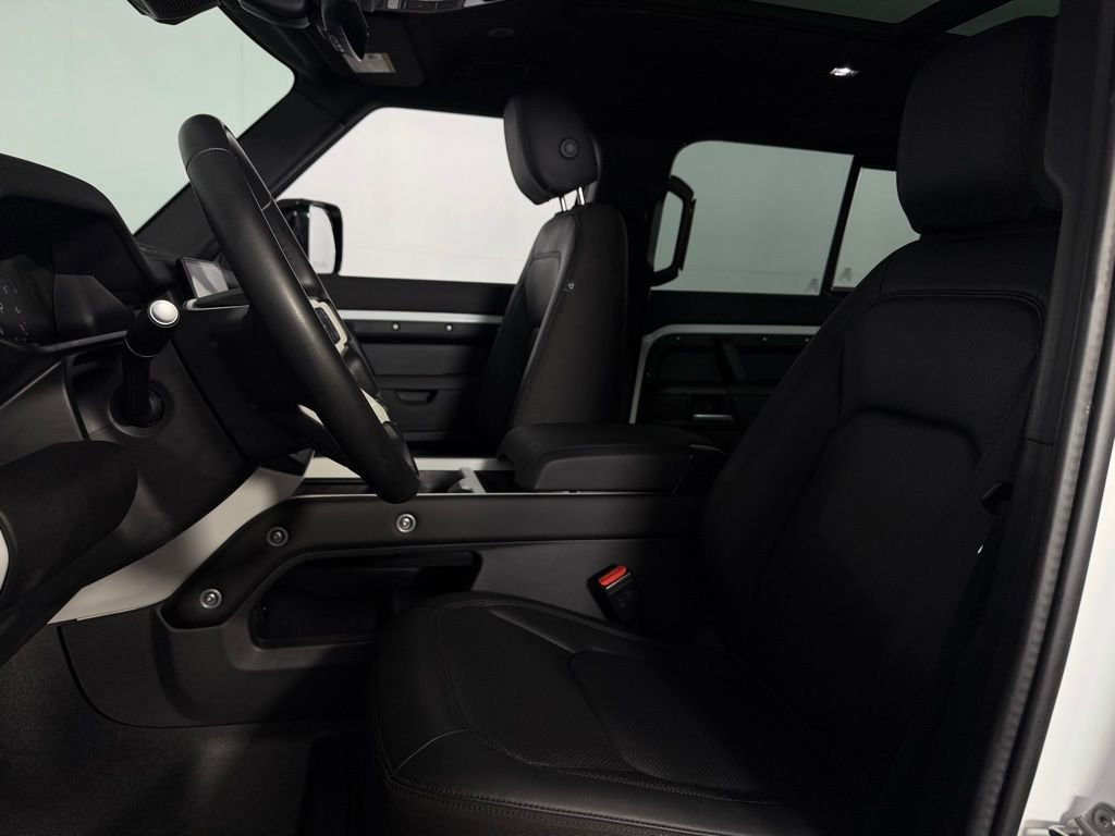 Used 2025 Land Rover Defender 110 S image 22