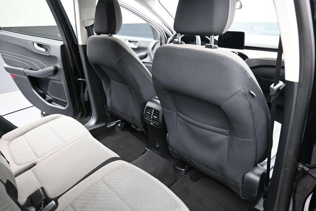 Used 2021 Ford Escape SE w/ SE Sport Appearance Package FWD image 10