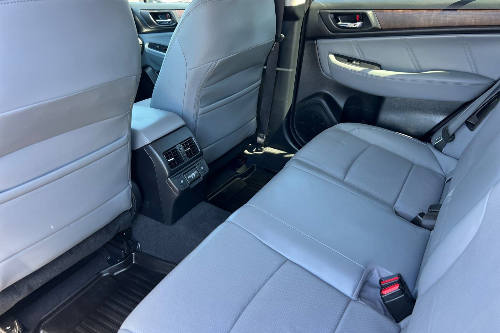 Used 2018 Subaru Outback 3.6R Limited image 13