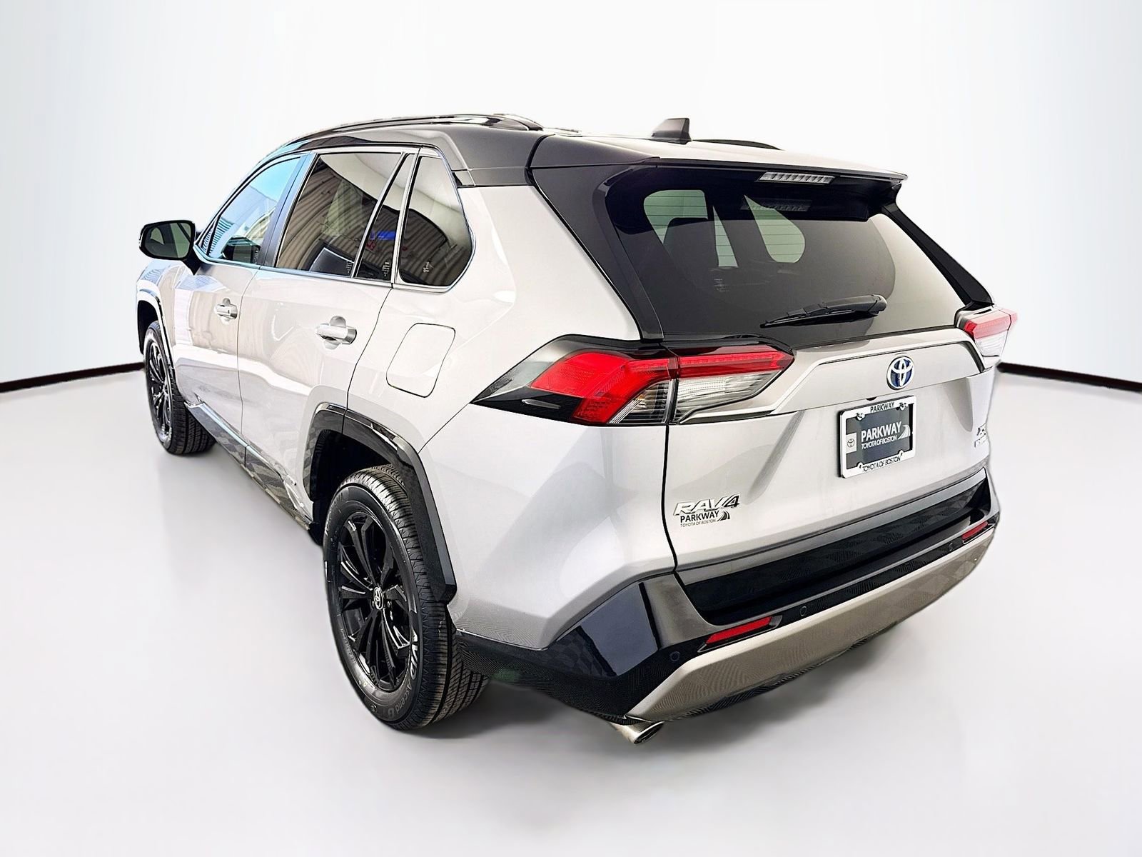 Used 2024 Toyota RAV4 XSE w/ Advanced Technology Package image 5