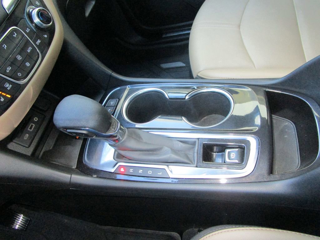 Used 2022 Chevrolet Equinox Premier image 32