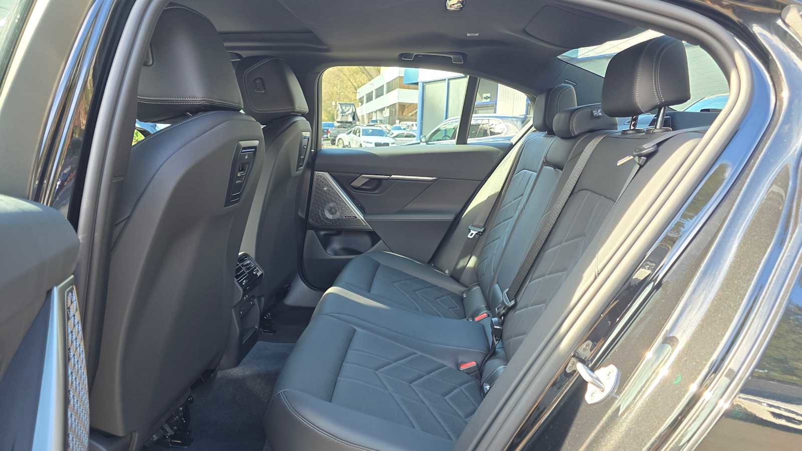 Used 2025 BMW i5 xDrive40 w/ M Sport Package image 16