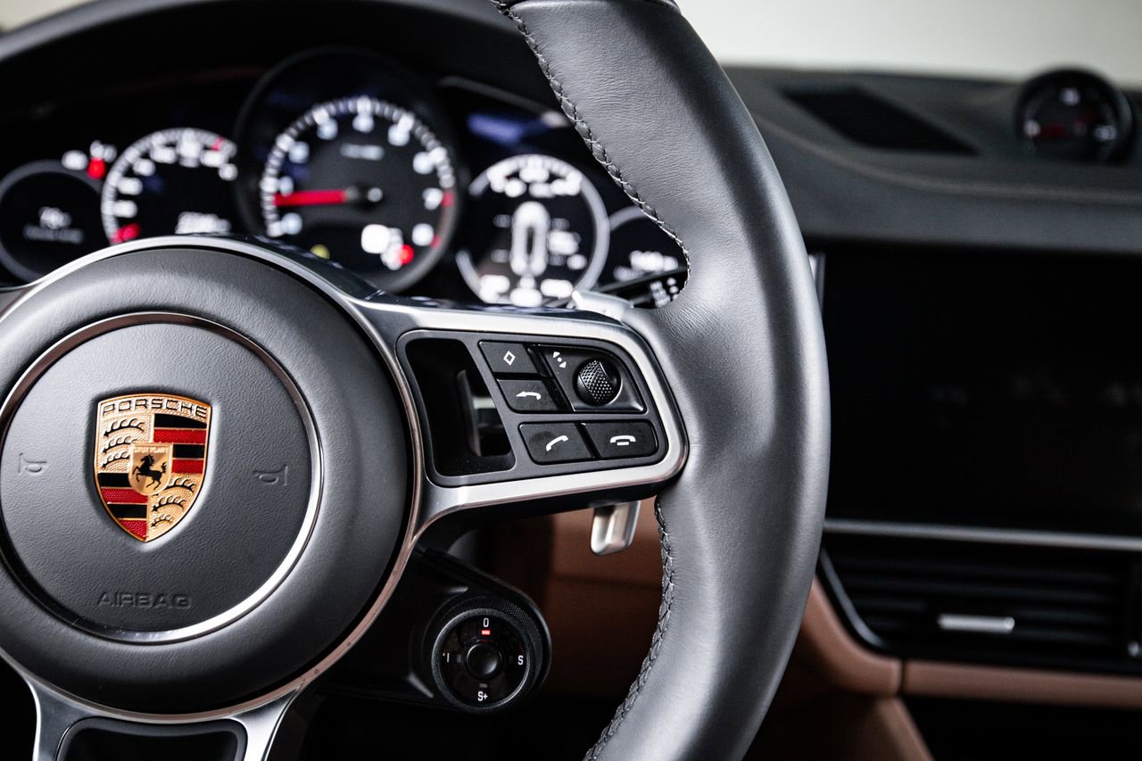 Certified 2023 Porsche Cayenne Platinum Edition AWD/4WD image 16