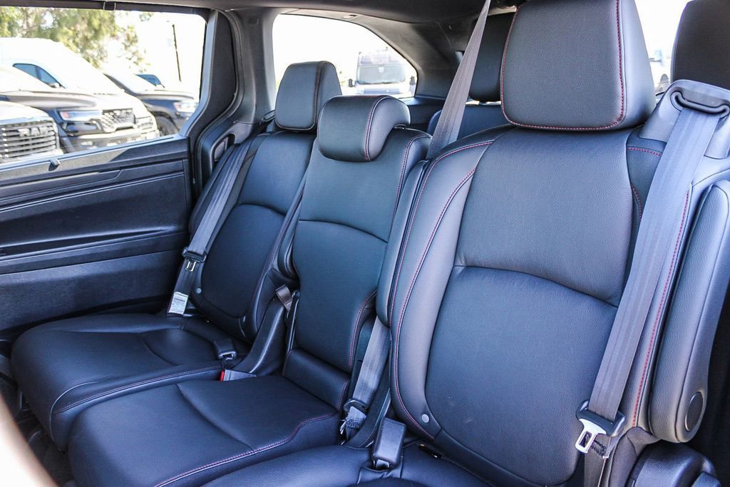 Used 2025 Honda Odyssey Sport-L image 18