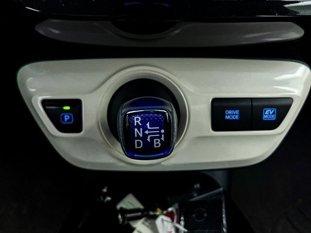 Used 2018 Toyota Prius Three Touring image 22