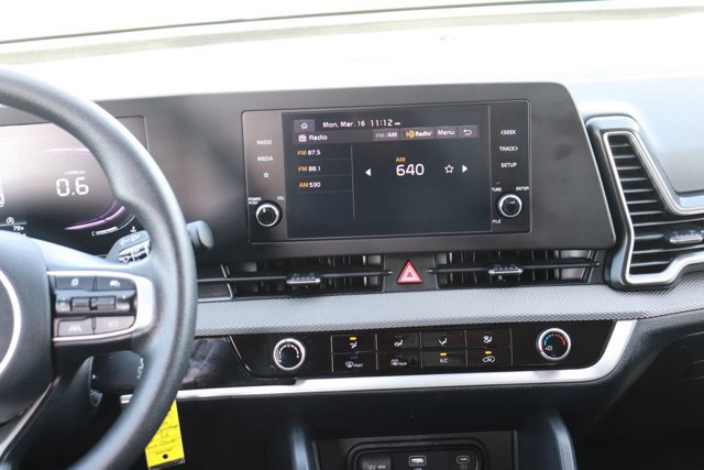 Used 2025 Kia Sportage LX image 13