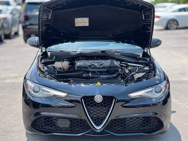 Used 2017 Alfa Romeo Giulia w/ Sport Appearance Package RWD image 40