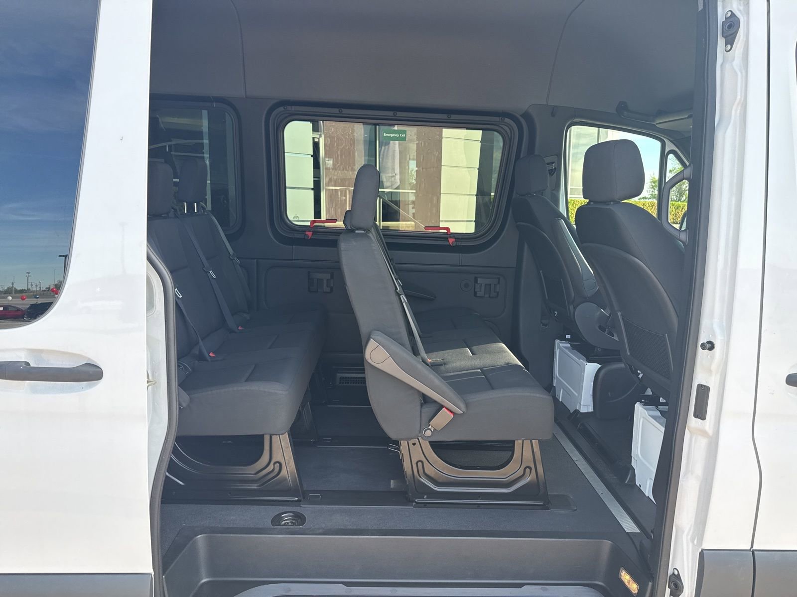 Used 2024 Mercedes-Benz Sprinter 2500 image 27